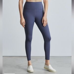 Everlane Perform 24/7 leggings. Indigo size M